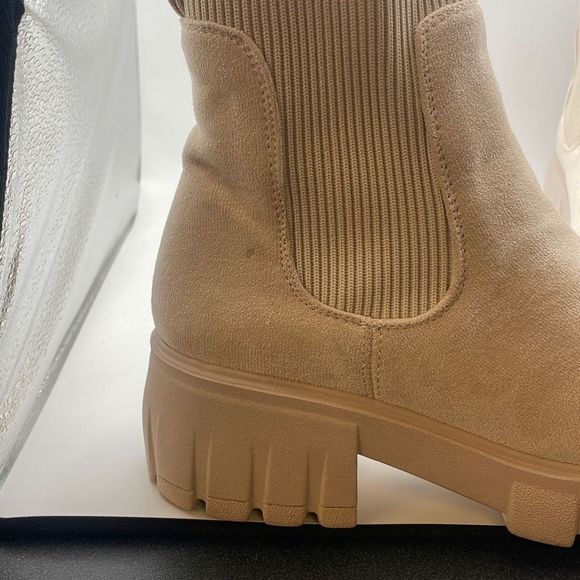 CUSHIONAIRE Women's slip on chelsea boot +Memory Foam SIZE 7 Wide - Picture 9 of 9